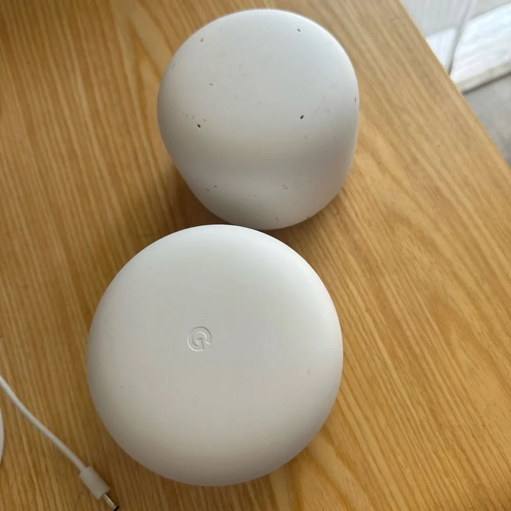 Google Nest Wifi - AC2200 (2nd Gen) Router + Access Point (2-Pack, Snow)
